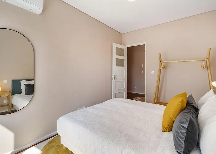 Whome Sc996 In Location 3-bed Perfect To Explore بورتو